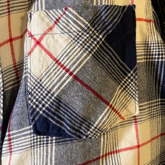 Bass Pro Shops Women's Navy and White Plaid Button Down Shirt - Picture 3 of 9